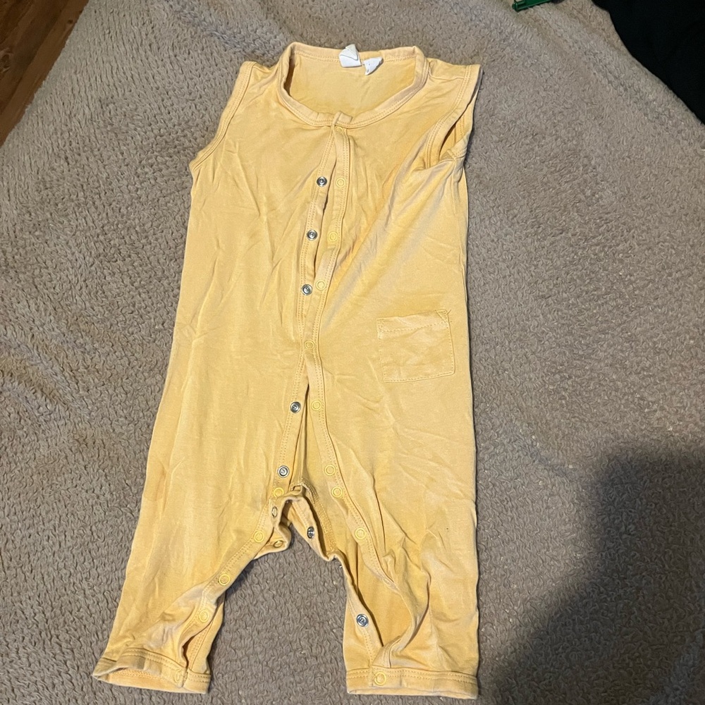 Kyte BABY Honey sleeveless snap romper. PLAY CONDITION